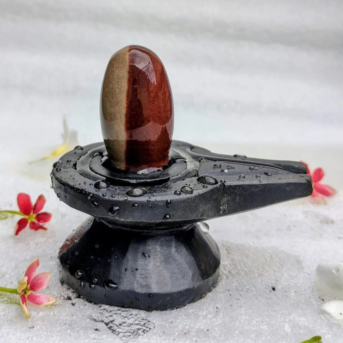 82139-1200x1200.jpg 1.5″ Narmadeshwar Shivling with Jaladhari(Base) for Home - Image 1